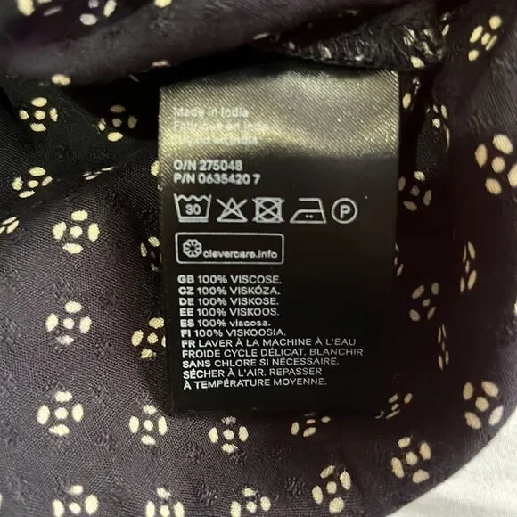 H&M blouse/Size 6  - Picture 10 of 10
